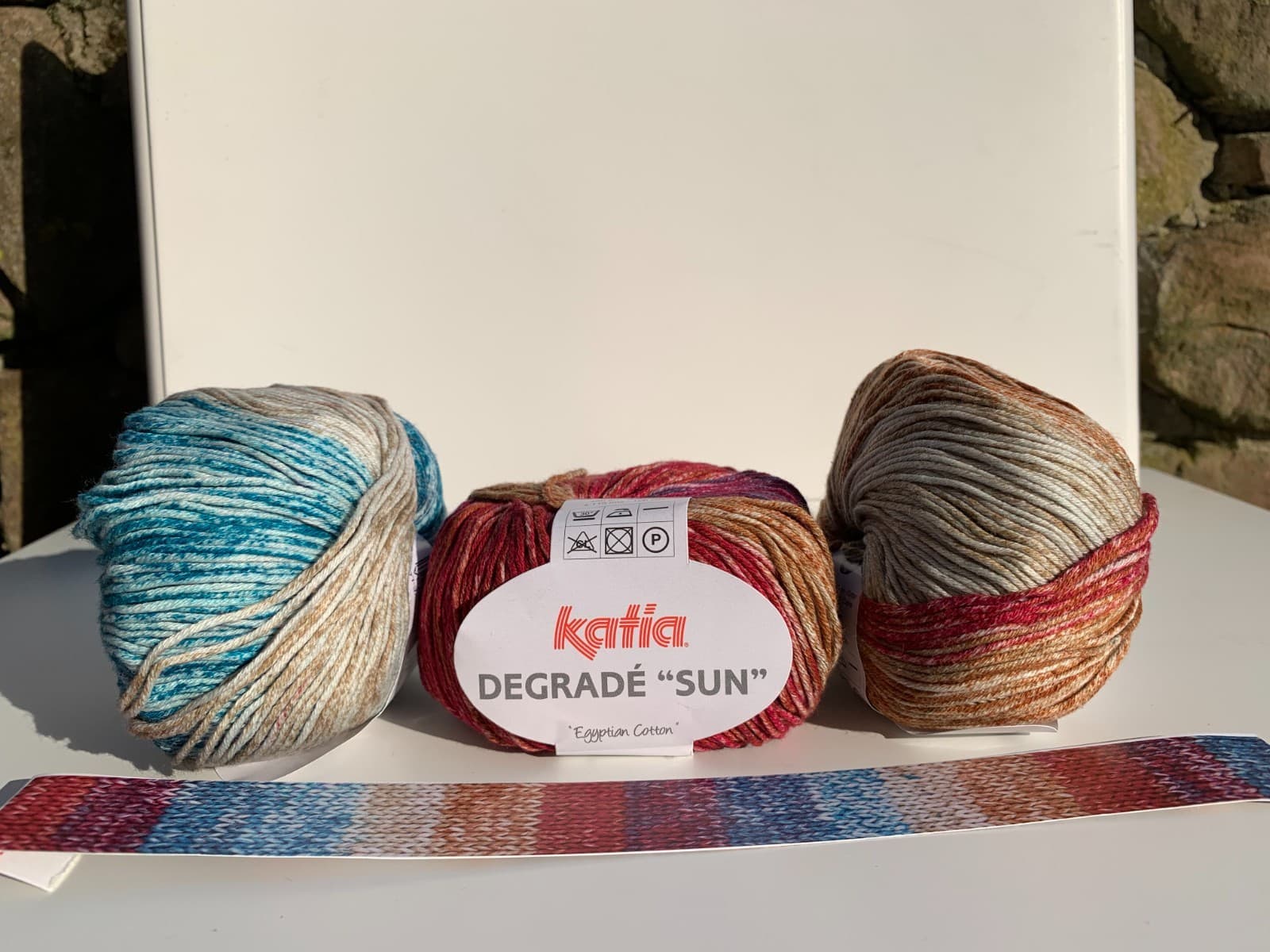 Katia Degradé Sun, Baumwolle, verschiedene Mosaik-Farbverläufe, Rot-Blau-Beige