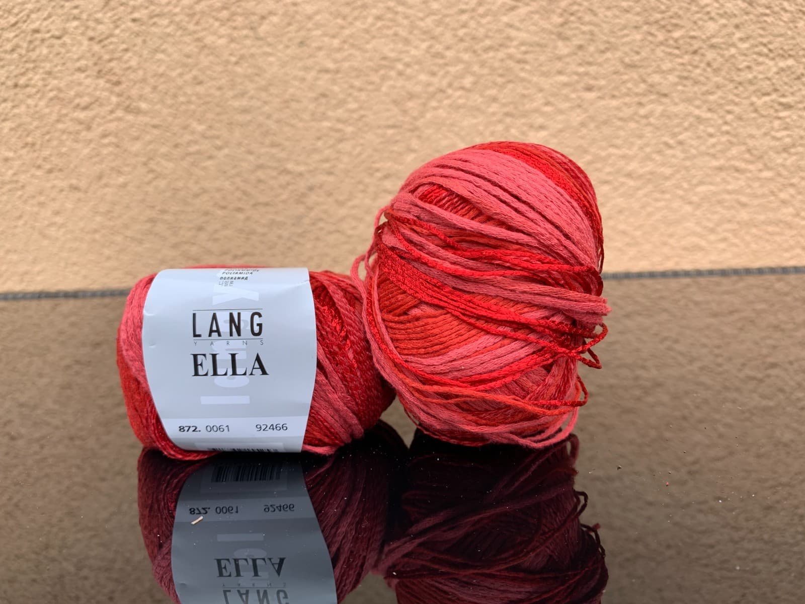 Lang Yarns Ella, Effektgarn mit Baumwolle, Farbe 61 Rot